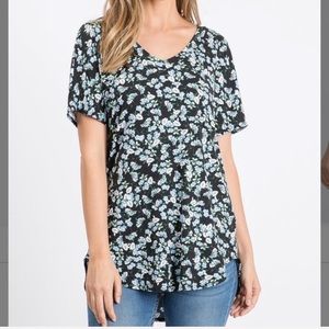 Black & Blue Floral V-Neck Top, M